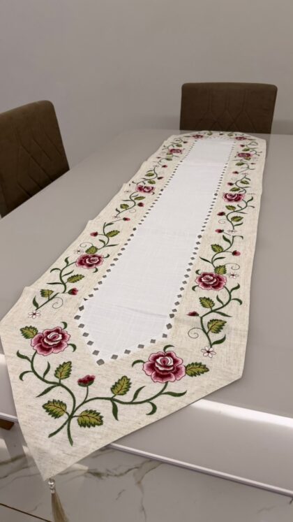Caminho de Mesa 1,80m x 40xm - Estampa 18